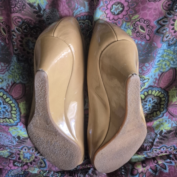 Kate Spade Beige/Caramel Leather Womens Theresa Open Toe Wedge Pumps Siz… - Picture 14 of 14